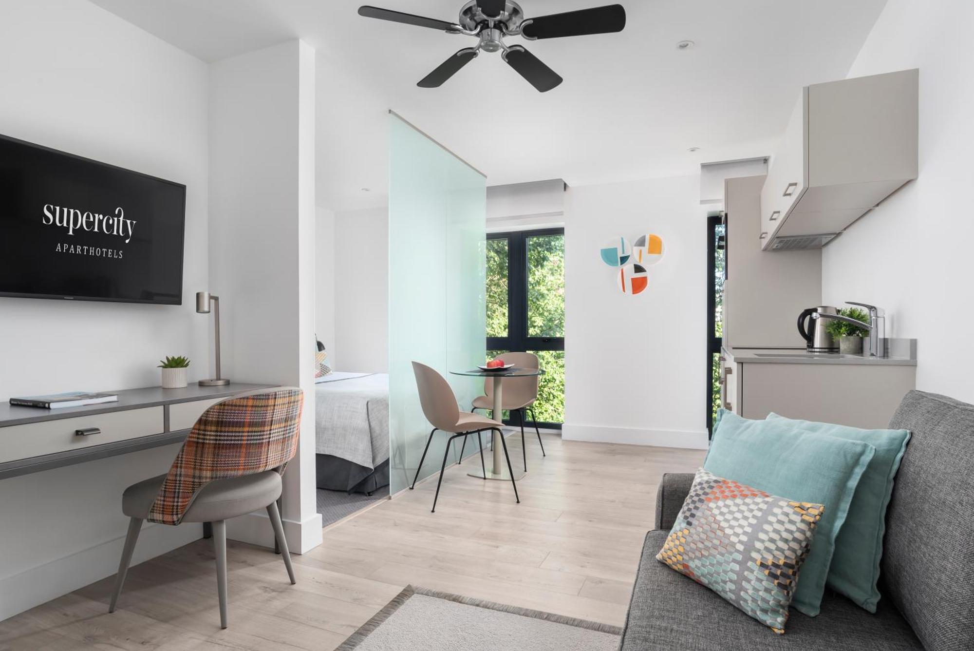 ברייטון Q Square By Supercity Aparthotels מראה חיצוני תמונה