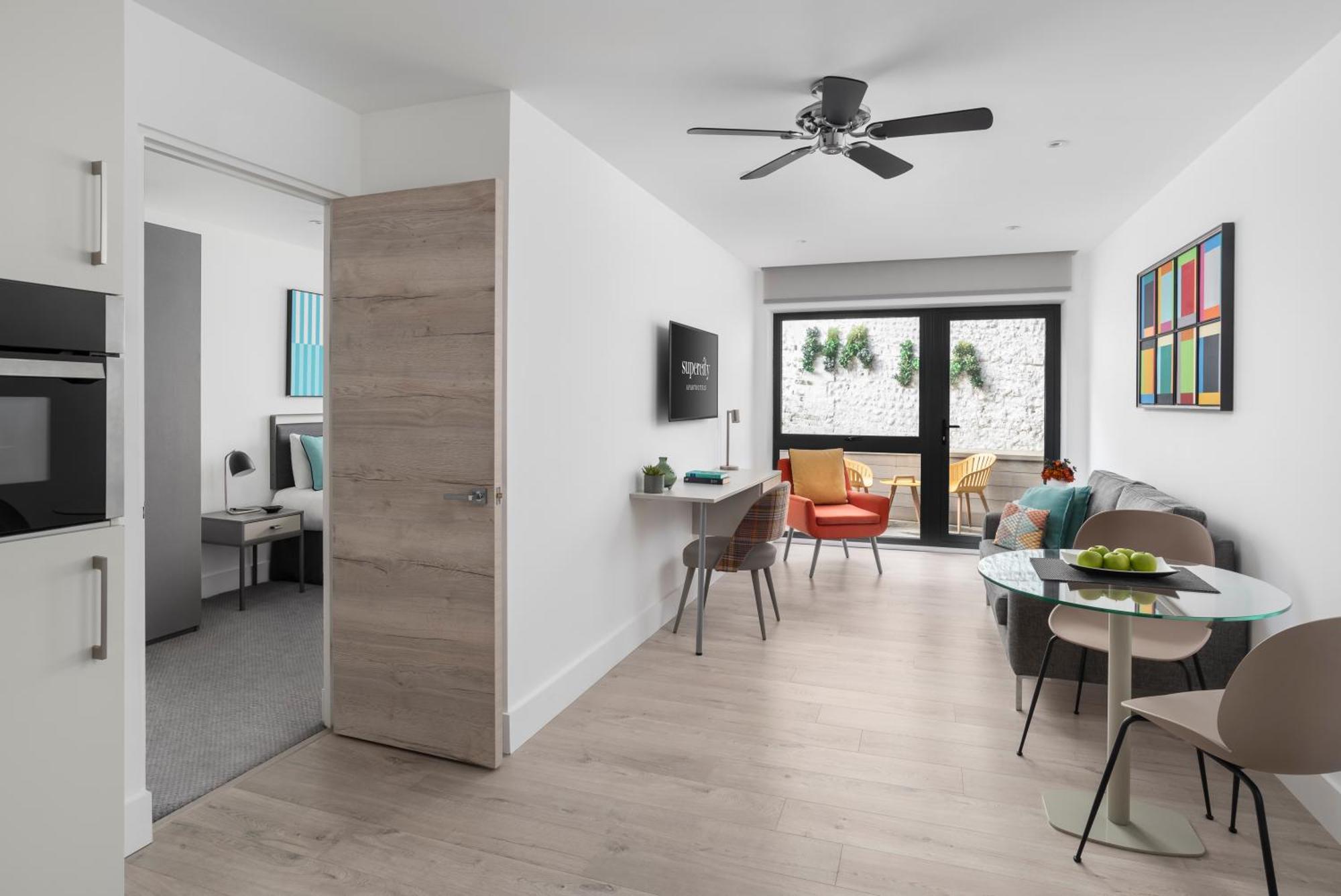 ברייטון Q Square By Supercity Aparthotels מראה חיצוני תמונה