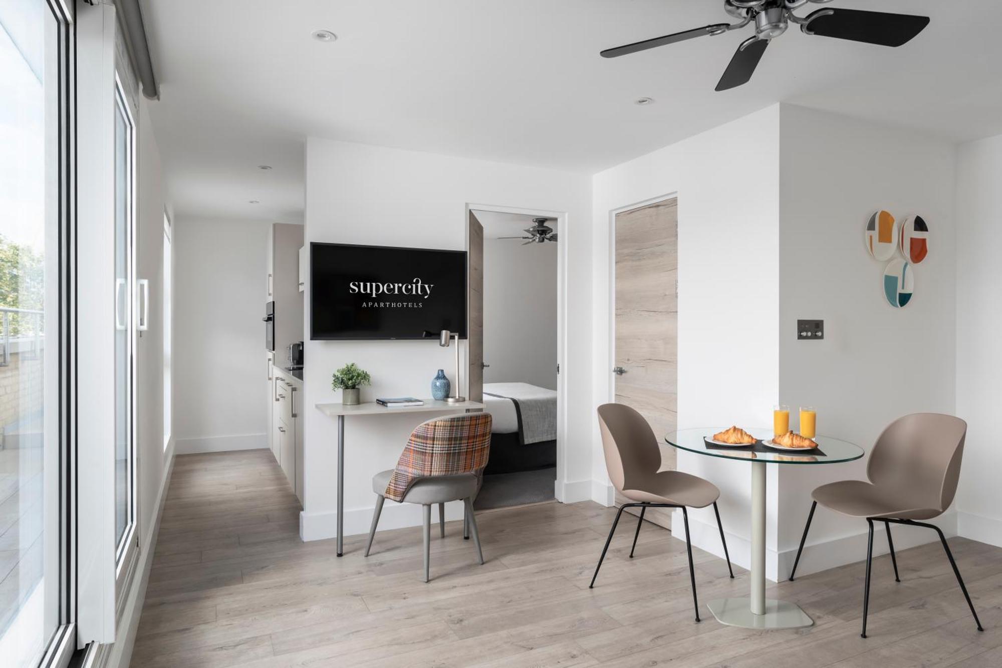 ברייטון Q Square By Supercity Aparthotels מראה חיצוני תמונה